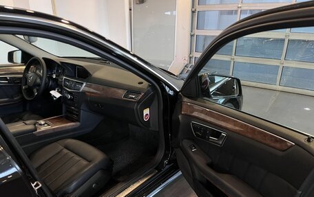 Mercedes-Benz E-Класс, 2011 год, 1 300 000 рублей, 27 фотография