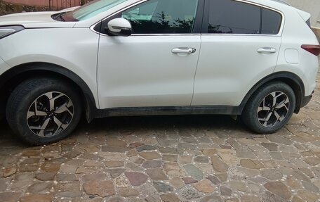 KIA Sportage IV рестайлинг, 2020 год, 2 800 000 рублей, 3 фотография
