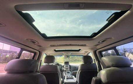 Hyundai Grand Starex Grand Starex I рестайлинг 2, 2012 год, 1 275 000 рублей, 11 фотография