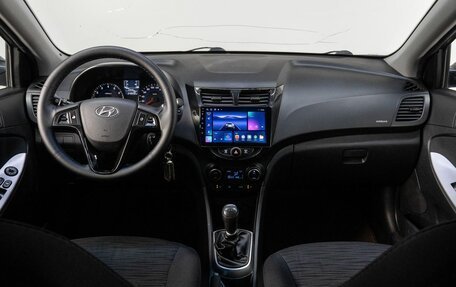 Hyundai Solaris II рестайлинг, 2015 год, 850 000 рублей, 17 фотография