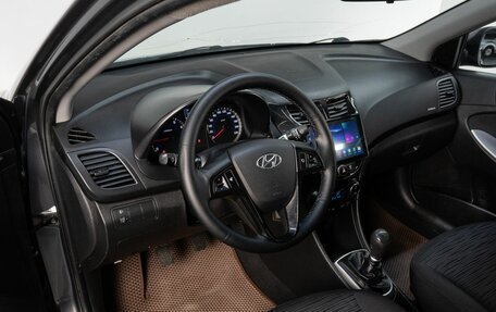 Hyundai Solaris II рестайлинг, 2015 год, 850 000 рублей, 10 фотография