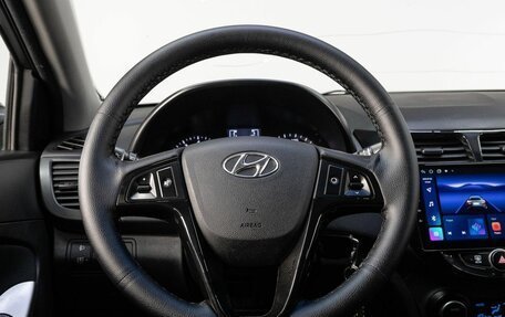 Hyundai Solaris II рестайлинг, 2015 год, 850 000 рублей, 18 фотография