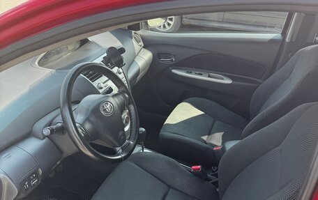 Toyota Yaris III рестайлинг, 2009 год, 650 000 рублей, 5 фотография
