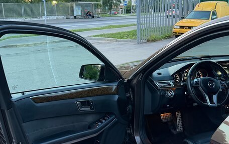 Mercedes-Benz E-Класс, 2015 год, 1 990 000 рублей, 10 фотография