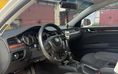 Skoda Superb III рестайлинг, 2013 год, 550 000 рублей, 19 фотография