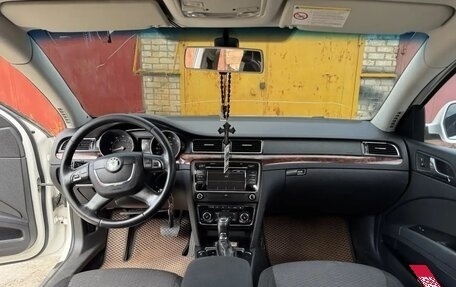 Skoda Superb III рестайлинг, 2013 год, 550 000 рублей, 20 фотография