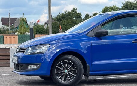 Volkswagen Polo VI (EU Market), 2011 год, 590 000 рублей, 2 фотография