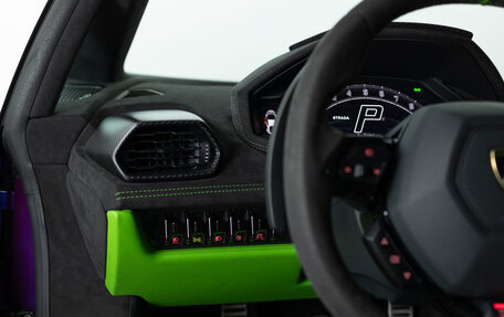 Lamborghini Huracán, 2023 год, 34 500 000 рублей, 16 фотография
