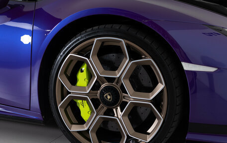 Lamborghini Huracán, 2023 год, 34 500 000 рублей, 38 фотография