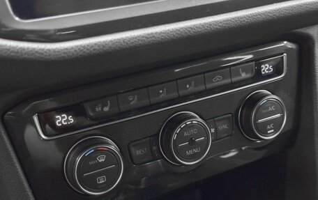 Volkswagen Tiguan II, 2019 год, 2 749 900 рублей, 12 фотография