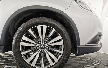 Mitsubishi Outlander III рестайлинг 3, 2019 год, 1 935 000 рублей, 9 фотография