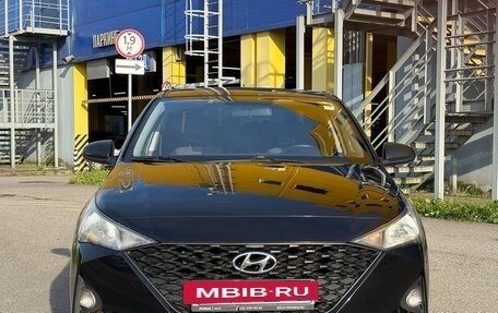 Hyundai Solaris II рестайлинг, 2021 год, 800 000 рублей, 2 фотография