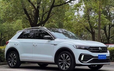 Volkswagen T-Roc I, 2022 год, 1 555 777 рублей, 3 фотография