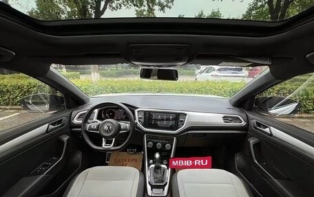 Volkswagen T-Roc I, 2022 год, 1 555 777 рублей, 8 фотография