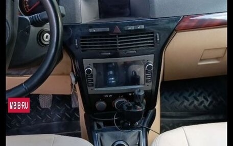 Opel Astra H, 2004 год, 270 000 рублей, 2 фотография