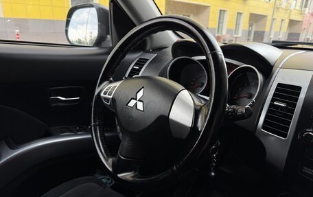 Mitsubishi Outlander III рестайлинг 3, 2007 год, 800 000 рублей, 13 фотография