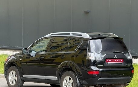 Mitsubishi Outlander III рестайлинг 3, 2007 год, 800 000 рублей, 2 фотография