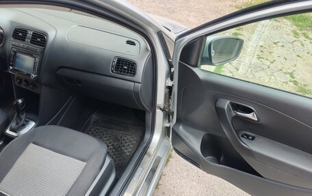 Volkswagen Polo VI (EU Market), 2011 год, 870 000 рублей, 10 фотография