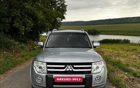 Mitsubishi Pajero IV, 2010 год, 2 250 000 рублей, 2 фотография