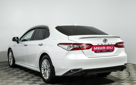Toyota Camry, 2018 год, 2 749 000 рублей, 8 фотография
