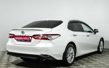 Toyota Camry, 2018 год, 2 749 000 рублей, 6 фотография