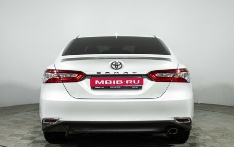 Toyota Camry, 2018 год, 2 749 000 рублей, 7 фотография
