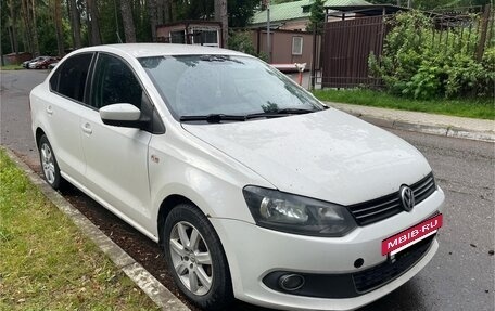 Volkswagen Polo VI (EU Market), 2013 год, 849 000 рублей, 2 фотография