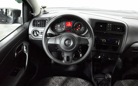 Volkswagen Polo VI (EU Market), 2013 год, 650 000 рублей, 11 фотография
