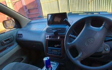 Toyota Gaia, 2000 год, 250 000 рублей, 3 фотография