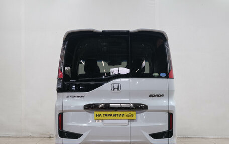 Honda Stepwgn IV, 2016 год, 1 799 000 рублей, 6 фотография