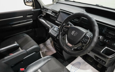 Honda Stepwgn IV, 2016 год, 1 799 000 рублей, 14 фотография