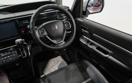Honda Stepwgn IV, 2016 год, 1 799 000 рублей, 18 фотография
