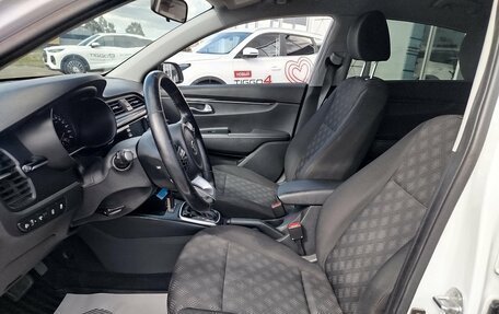 KIA Rio IV, 2018 год, 1 370 000 рублей, 10 фотография