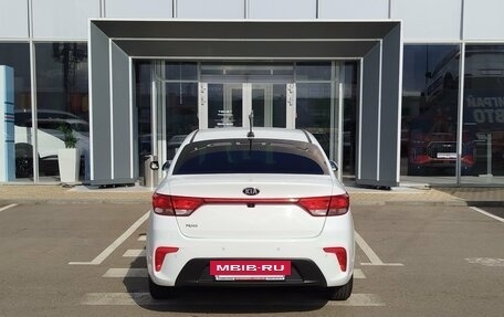 KIA Rio IV, 2018 год, 1 370 000 рублей, 6 фотография