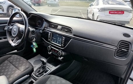 KIA Rio IV, 2018 год, 1 370 000 рублей, 8 фотография
