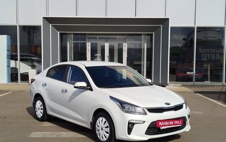 KIA Rio IV, 2018 год, 1 370 000 рублей, 3 фотография