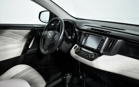 Toyota RAV4, 2019 год, 2 220 000 рублей, 14 фотография