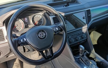 Volkswagen Teramont I, 2018 год, 2 750 000 рублей, 2 фотография