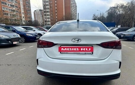 Hyundai Solaris II рестайлинг, 2020 год, 880 000 рублей, 2 фотография