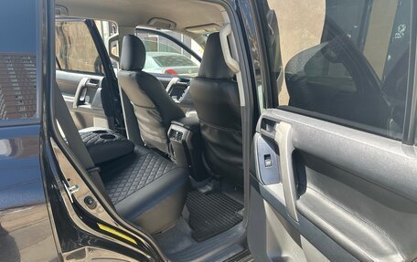 Toyota Land Cruiser Prado 150 рестайлинг 2, 2011 год, 2 250 000 рублей, 3 фотография