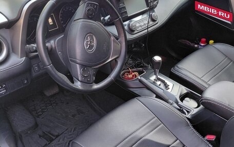 Toyota RAV4, 2015 год, 2 550 000 рублей, 4 фотография