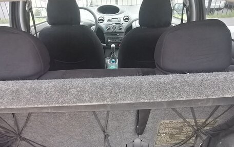 Toyota Yaris I рестайлинг, 2001 год, 350 000 рублей, 8 фотография