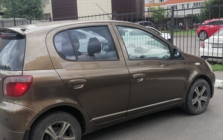 Toyota Yaris I рестайлинг, 2001 год, 350 000 рублей, 3 фотография