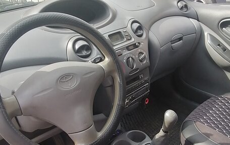 Toyota Yaris I рестайлинг, 2001 год, 350 000 рублей, 10 фотография