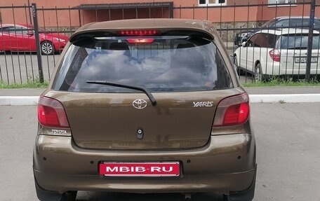 Toyota Yaris I рестайлинг, 2001 год, 350 000 рублей, 4 фотография