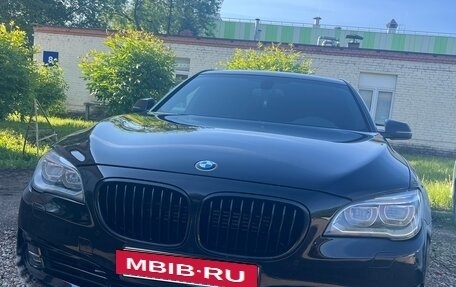 BMW 7 серия, 2013 год, 1 800 000 рублей, 19 фотография