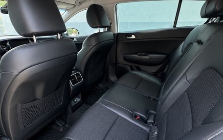 KIA Sportage IV рестайлинг, 2018 год, 2 200 000 рублей, 6 фотография