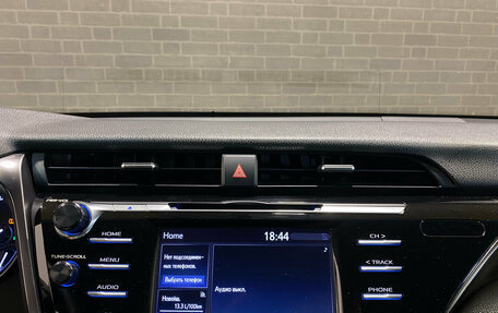 Toyota Camry, 2018 год, 2 599 000 рублей, 13 фотография