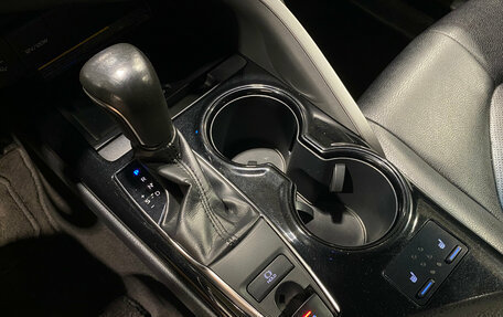Toyota Camry, 2018 год, 2 599 000 рублей, 15 фотография