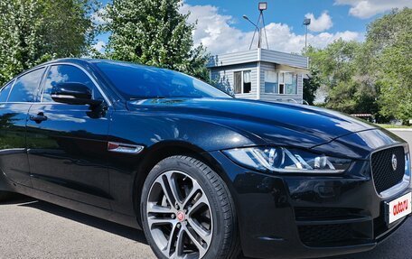 Jaguar XE I рестайлинг, 2015 год, 1 850 000 рублей, 2 фотография